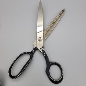 Vintage Joy USA Pinking Shears 9 Inch Heavy Duty Zig Zag Fabric Scissors Black